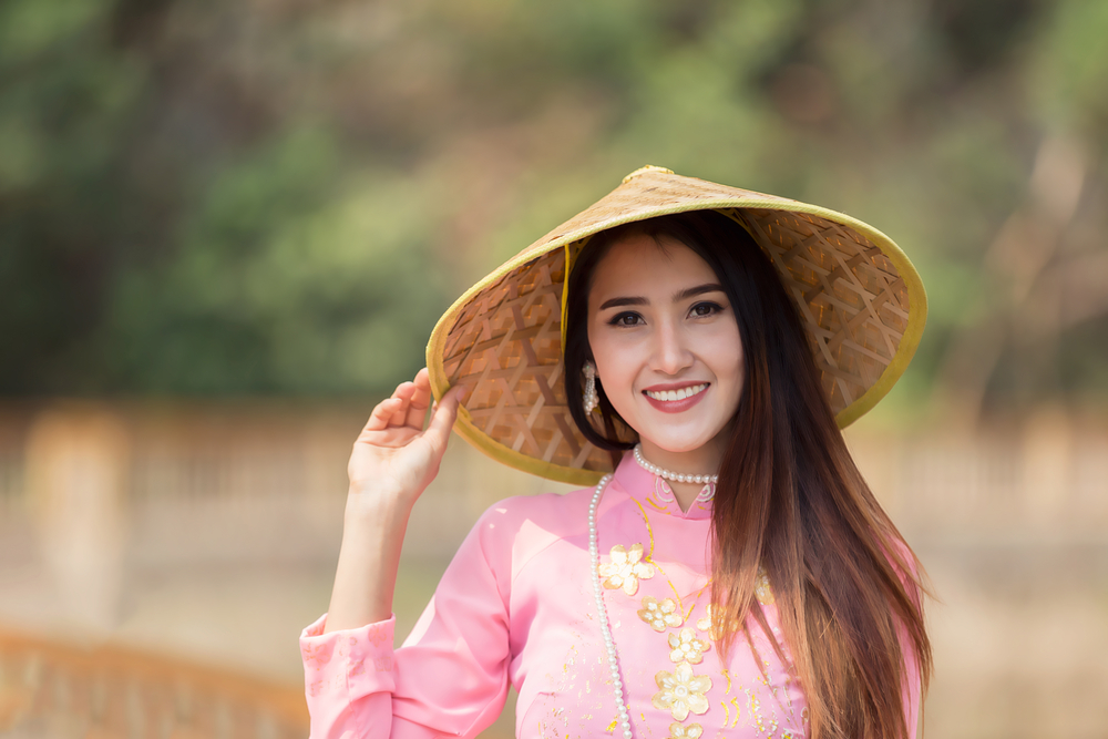 Vietnamese call girl with skin