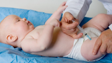 Доц. д-р Любомир Киров: Няма опасност за бебетата, ако ваксинацията им се забави с 2 месеца!