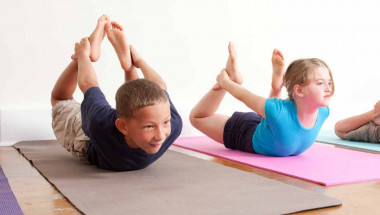 Д-р Захари Михайлов: При детската сколиоза помагат йога и плуване