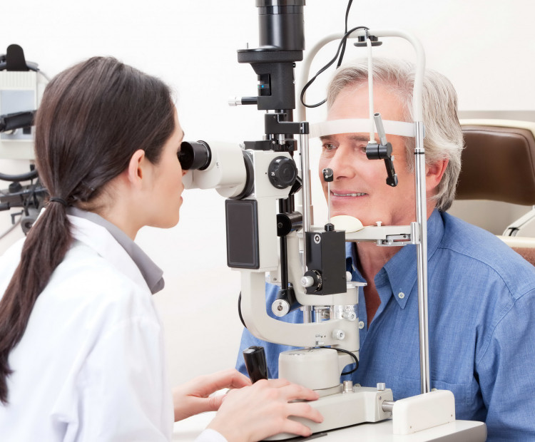 Доц. д-р Ботьо Ангелов, д.м.: Половината от хората с глаукома нямат такова заболяване!