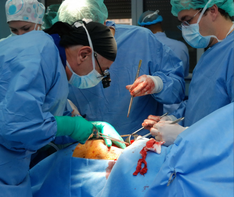 Близо 1200 българи чакат животоспасяващи трансплантации