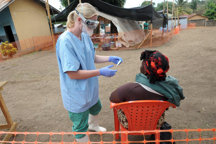Проф. д-р Михаил Щелканов: Единственият път за справяне с ебола е спешното създаване на ваксина 