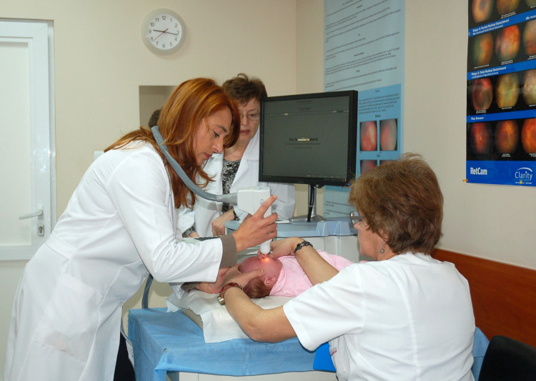 Доц. д-р Виолета Чернодринска: Единствено в „Александровска” лекуваме очните проблеми на недоносените с лазер