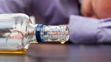 Учени разгадаха тайната на хроничния алкохолизъм