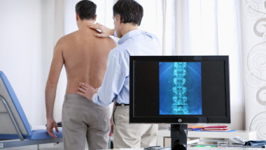 Рискът при гръбначната хирургия е като при операция на сливици!
