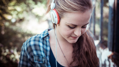 Слушалките вредят на слуха и на психиката