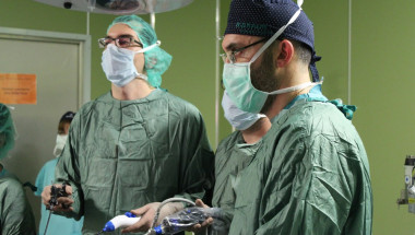 Уролозите на „Токуда” изградиха на пациент безкръвно пикочен мехур с част от негово тънко черво