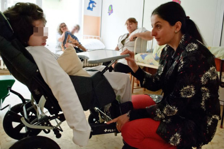 Роботи ще обучават деца с церебрална парализа 