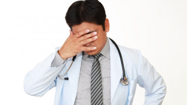 Шеф на болница разкри защо народът налита да бие доктори