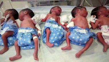 Родилка отиде в болница да роди едно бебе, но се появиха цели пет