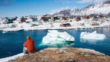 Обясниха аномалното топене на ледовете на Гренландия
