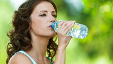 Как да пием правилно течности