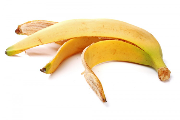 Не изхвърляйте банановата кора! Те я лечител