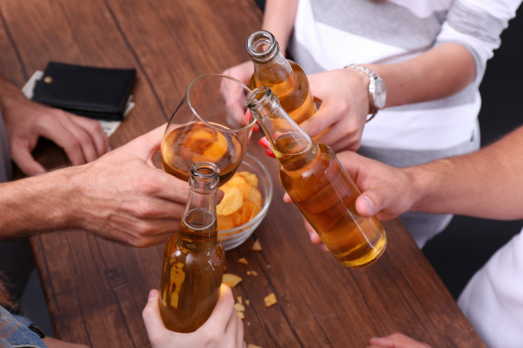 Понякога алкохолът не просто е премахва стреса, а спасява хора