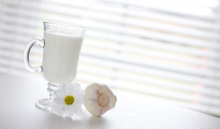 Чесново мляко за успокояване на ишиаса
