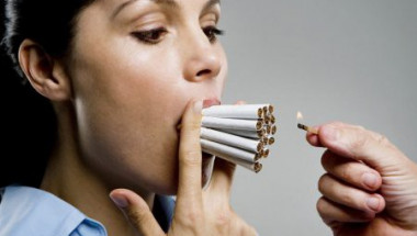 Учени предупреждават:   Пушенето отключва програма за самоунищожение