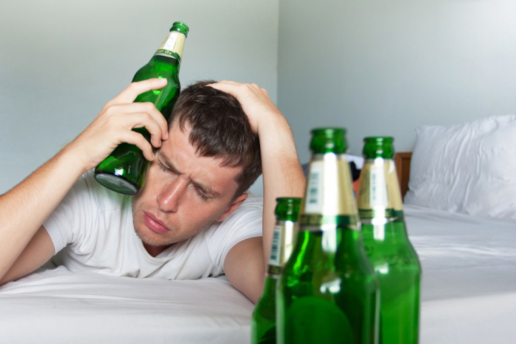 Д-р Николас Силвър: Алкохолът провокира пристъпи на силно главоболие