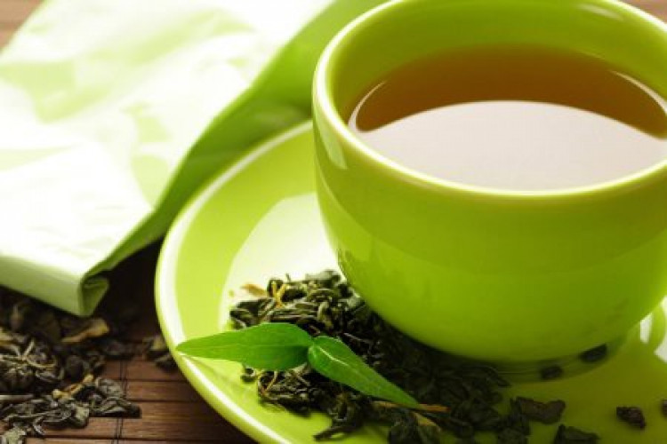 Учените: Зеленият чай намалява вредата от фаст фууд храните
