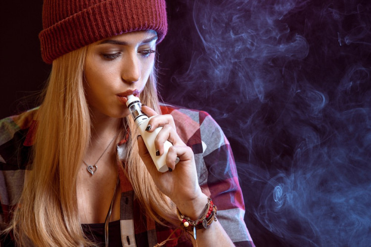 Електронните цигари повишават пушенето при тийнейджъри
