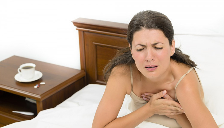 Как да ги разпознаем: 6 симптома на сърдечен удар при жените