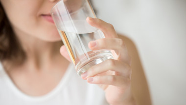 Какво би станало, ако замените всички напитки с вода? (СНИМКИ)