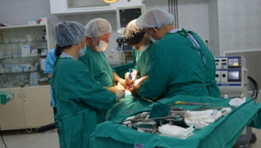 Онкогинеколози в Бургас спасиха жена след уникална операция