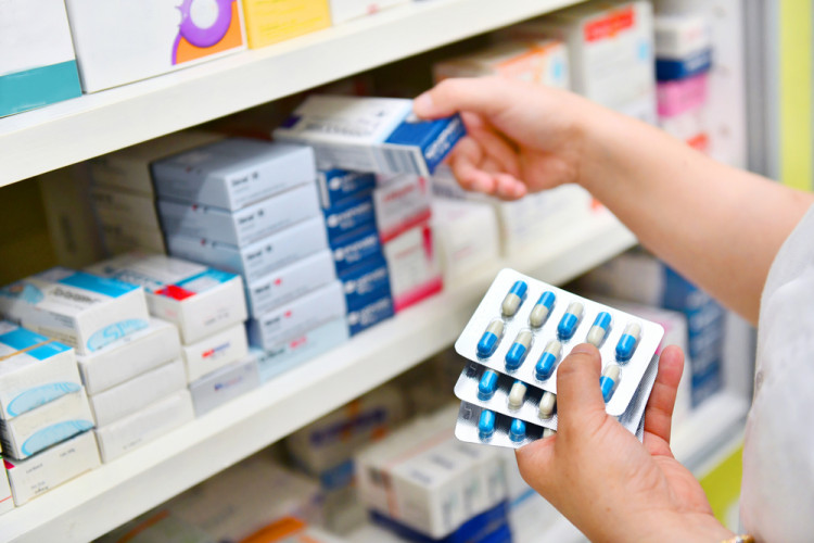 Фармацевти плашат  с недостиг на лекарства по аптеките