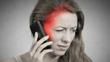 US-учени: Продължителното говорене по телефона води до рядка форма на рак на сърцето