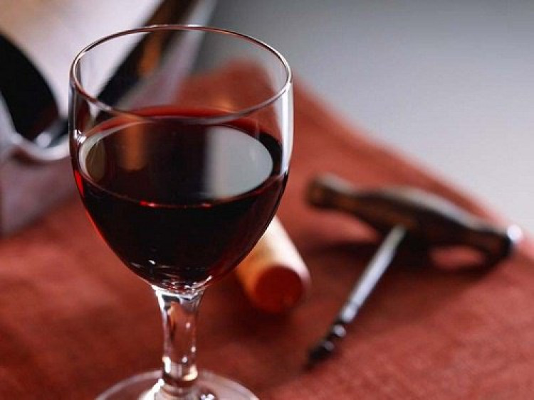 Доказано: Две чаши вино на ден предпазват от куп проблеми
