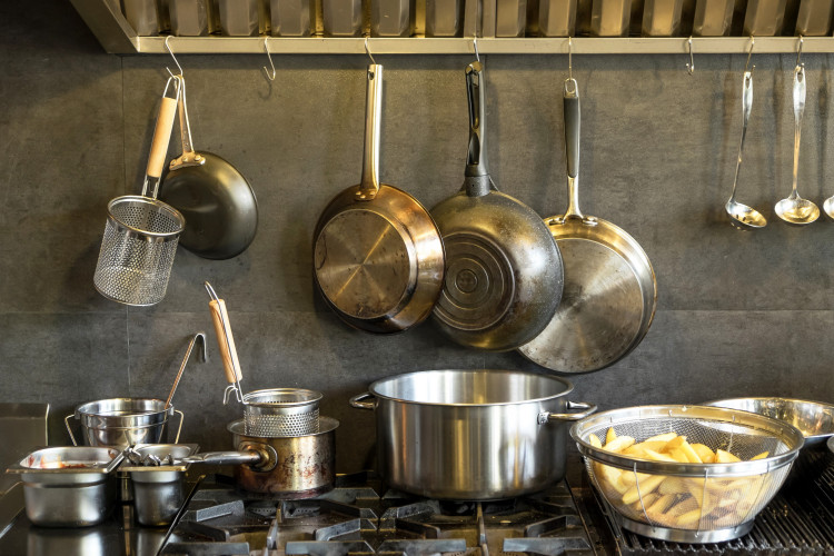 Съдове за готвене,  които са опасни и не трябва да ползвате и най-безопасните алтернативи