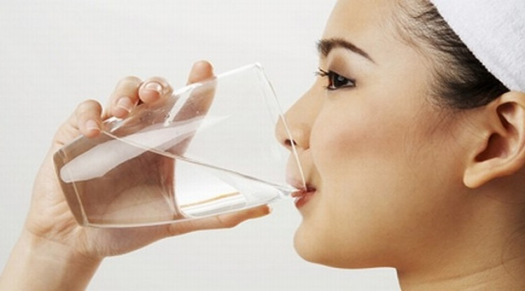 Не е за вярване какво ще стане с тялото ви, ако пиете по 3 литра вода всеки ден в продължение на 28 дни