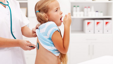 Проф. д-р Пенка Переновска: Продължителната кашлица може да се дължи на астма, синузит или алергия