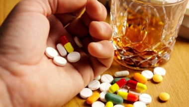 Внимание! Тези десет лекарства могат да ви отровят, ако ги приемате с алкохол