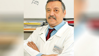 Директорът на Националния център по заразни и паразитни болести проф. д-р Тодор Кантарджиев: Най ме е страх от дифтерия и детски паралич