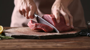 Може ли да замразите отново размразено месо?