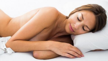 Учени алармират: Трябва да спим голи! Ето защо