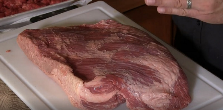 Това парче месо изглежда съвсем обикновено, но това, което крие, е много опасно (СНИМКИ/ВИДЕО)