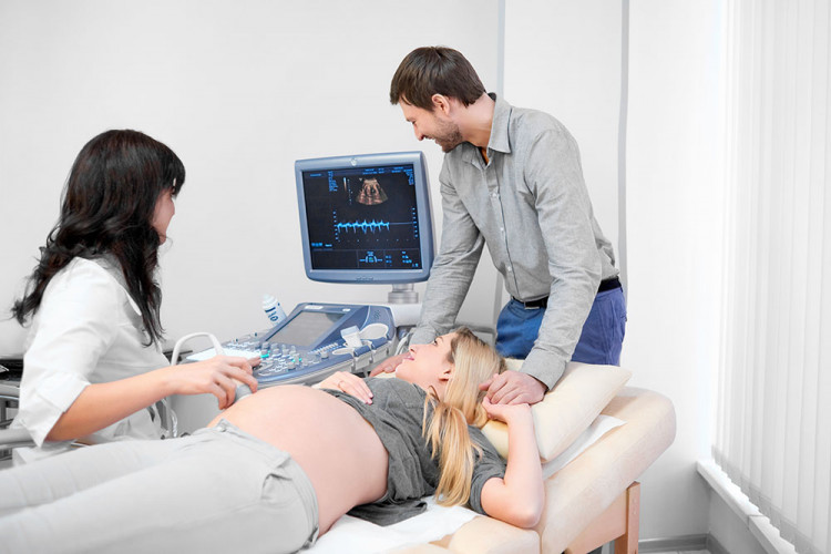 Какви изследвания се полагат на бременните?