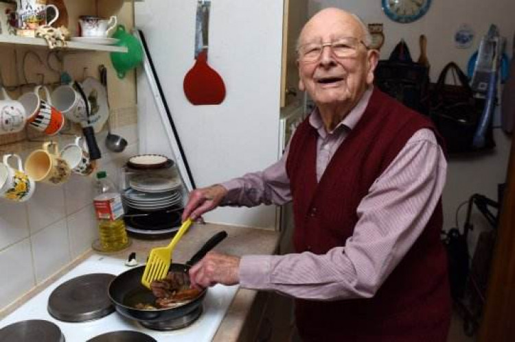 100-годишен мъж сподели тайната на дълголетието си и удиви всички!