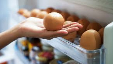 Защо не трябва да държите яйцата на вратата на хладилника