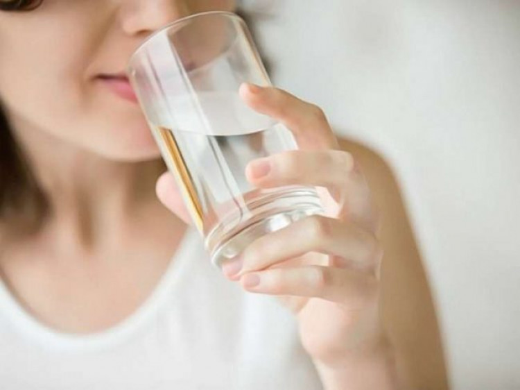 Пиенето на топла вода на празен стомах води до неочаквани резултати