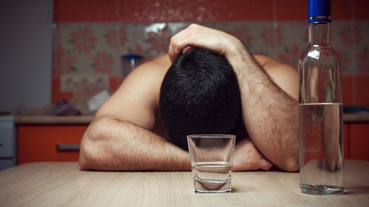 Бърз тест: Проверете дали вече не сте алкохолик!