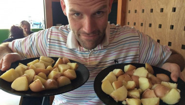 Смел експеримент:  Една година Андрю е ял само картофи и резултатът е невероятен (СНИМКИ)