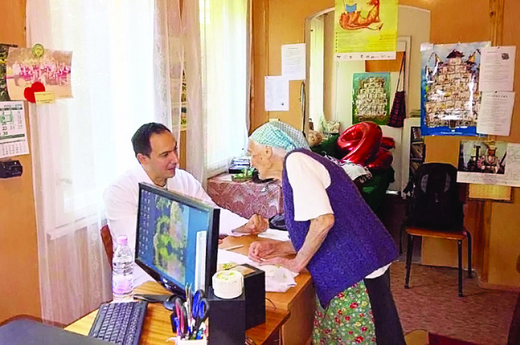 Д-р Стефан Найденов: По селата 75 - 80-годишни за пръв път посещават лекар