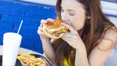 Бързото хранене е с лоши последствия за здравето ни през последните 30 г.