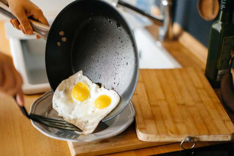 Ако диабетиците злоупотребяват  с пържени яйца, може да останат „без бъбреци“