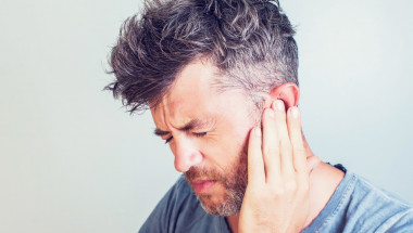 10 начини да отпушите заглъхнали уши бързо и безопасно