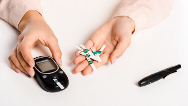 Колко тест ленти се полагат на диабетици под 19 г.?