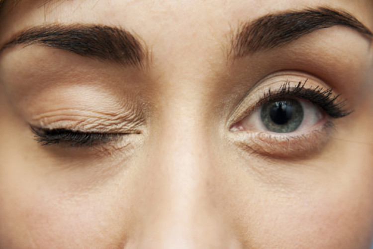 Лекарите разкриха какви опасни заболявания крие трептенето на окото