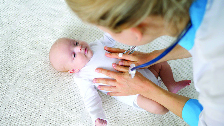 Длъжни ли са педиатрите да водят здравен картон на бебетата?